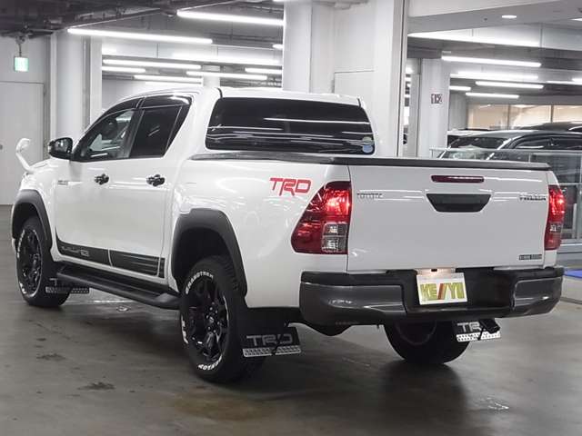 Toyota Hilux 11