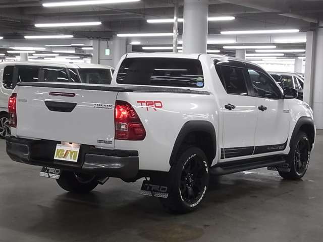Toyota Hilux 6