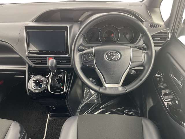 Toyota Noah 11