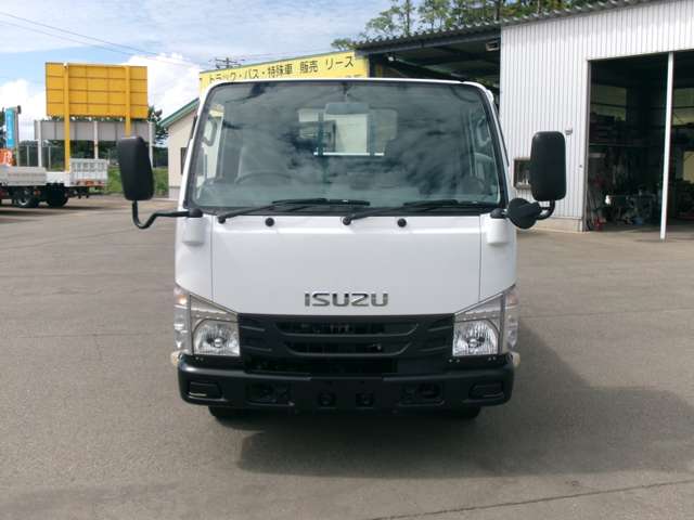 Isuzu Elf 2