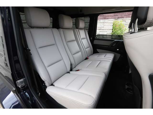 Mercedes-Benz G-Class 12