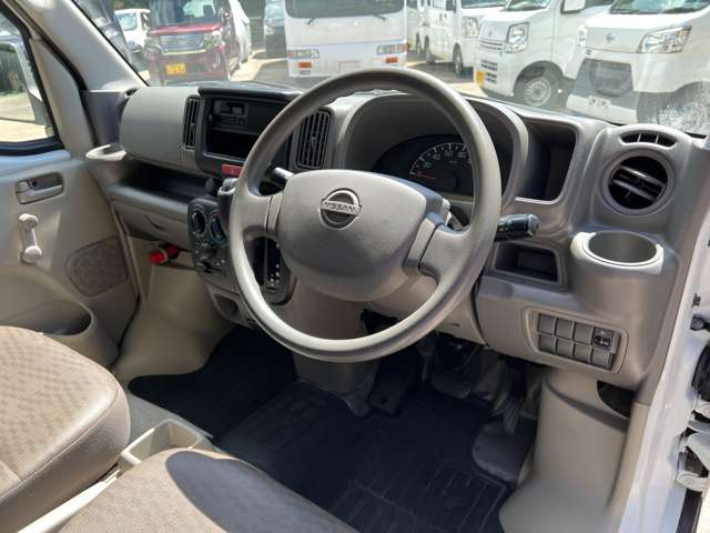 Nissan NV100 Clipper 11