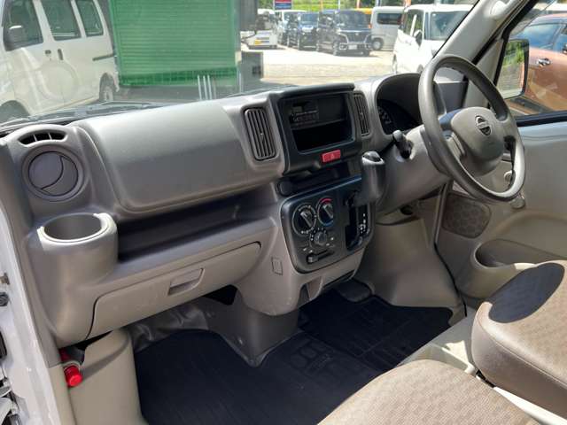 Nissan NV100 Clipper 12