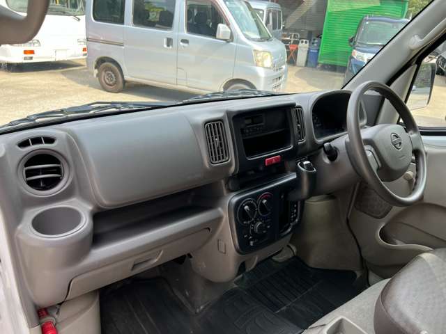 Nissan NV100 Clipper 12