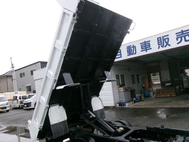 Isuzu Elf 10