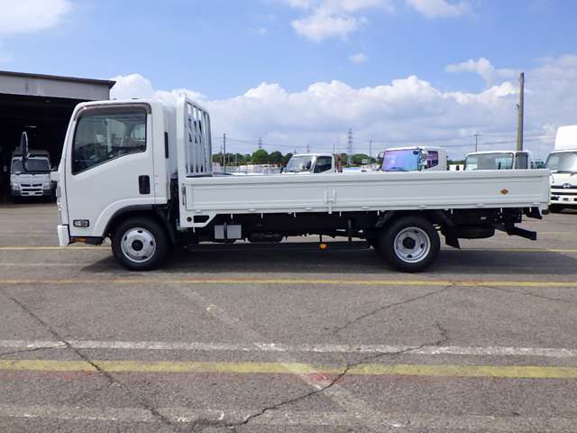 Isuzu Elf 6