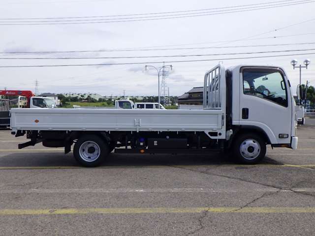 Isuzu Elf 7