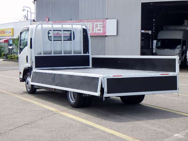 Isuzu Elf 10