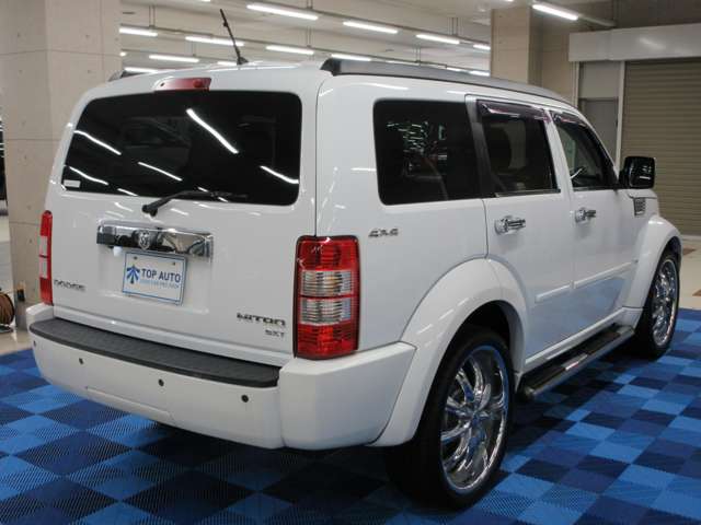 Dodge ナイトロ 8