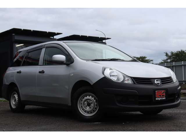 Nissan AD 5