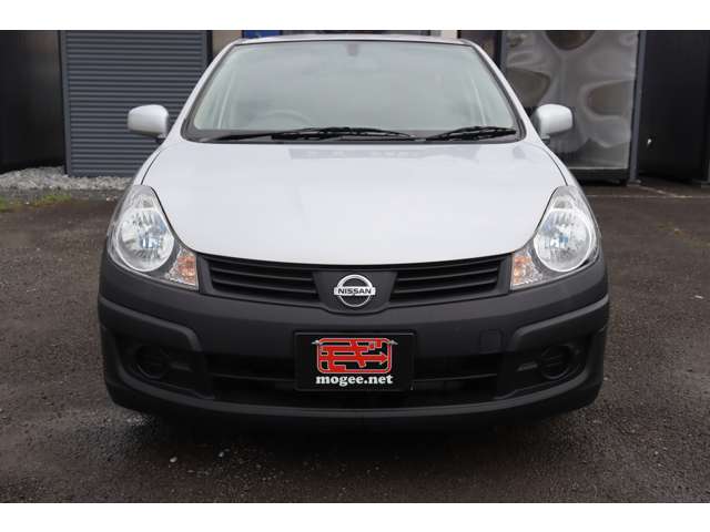Nissan AD 8