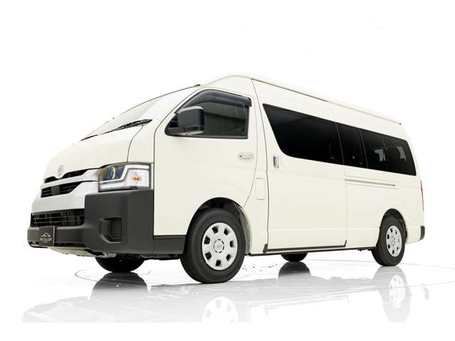 Toyota Hiace Commuter 11