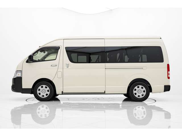 Toyota Hiace Commuter 4