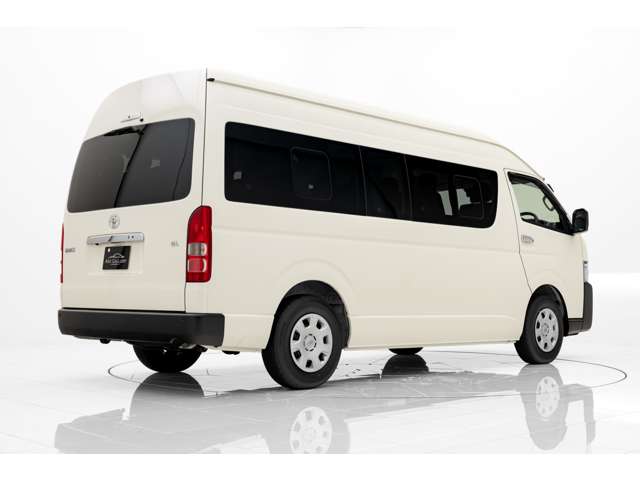 Toyota Hiace Commuter 7