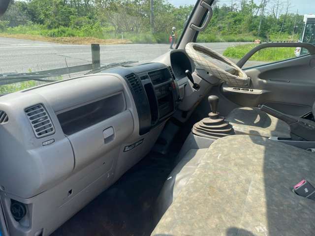 Hino Dutro 3