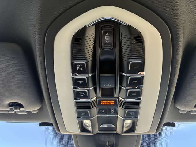 Porsche Cayenne 8