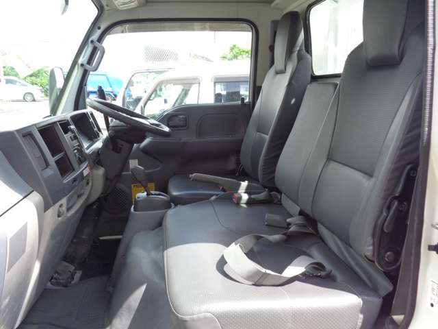 Isuzu Elf 12