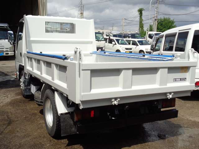 Isuzu Elf 4