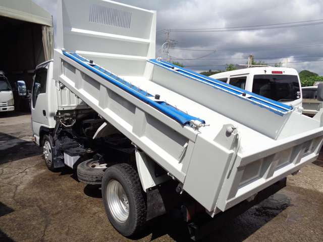 Isuzu Elf 8