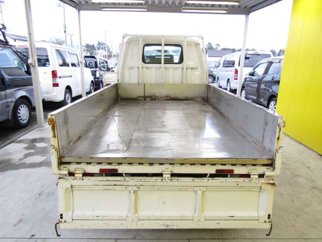 Nissan Vanette Truck 8