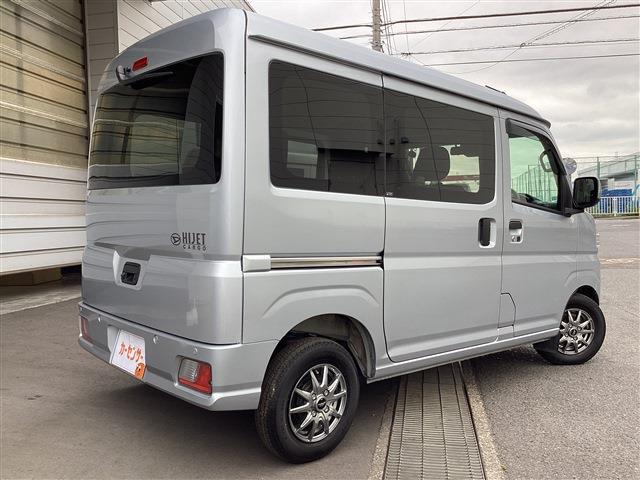 Daihatsu Hijet Cargo 11