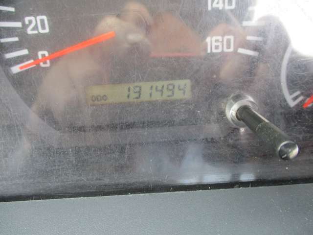 Isuzu Elf 6