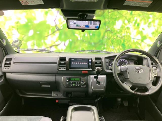 Toyota Hiace Van 4