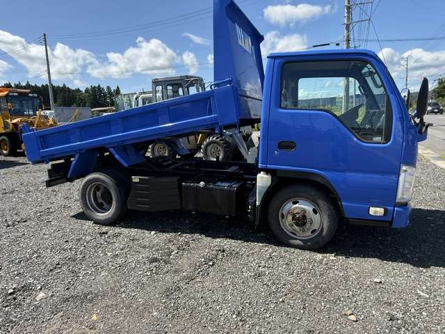 Isuzu Elf 7