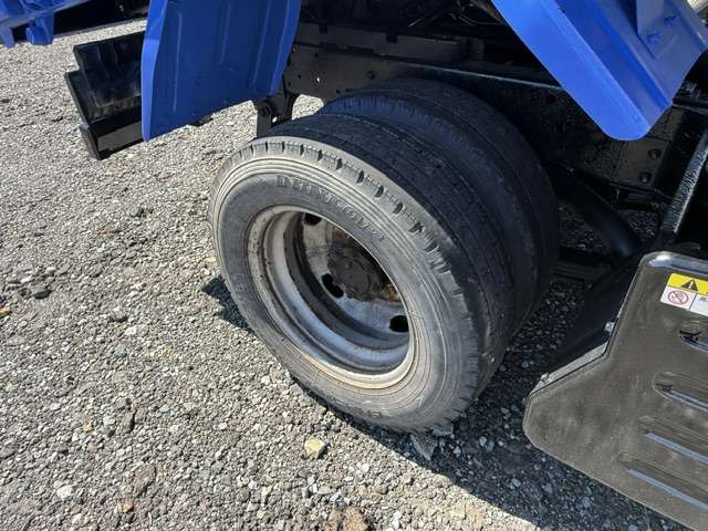 Isuzu Elf 10