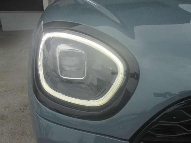 MINI Crossover 7