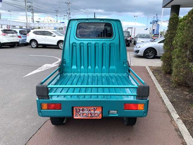 Daihatsu Midget II 8