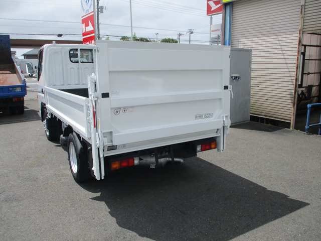 Mitsubishi Fuso Canter 4