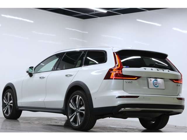 Volvo V60 Cross Country 5