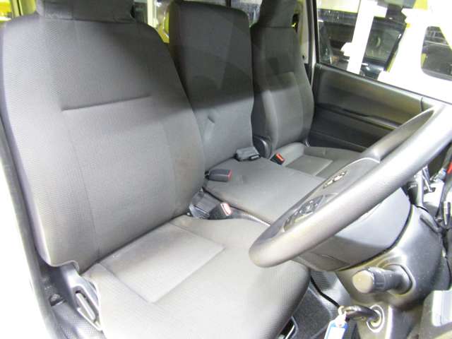 Toyota Hiace Van 6