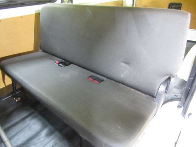 Toyota Hiace Van 8