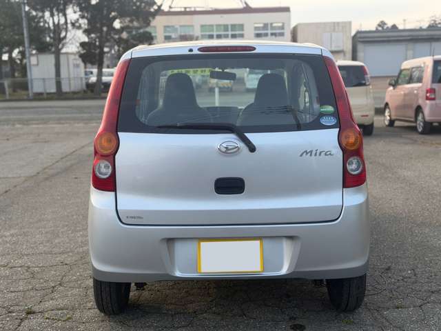 Daihatsu Mira 7