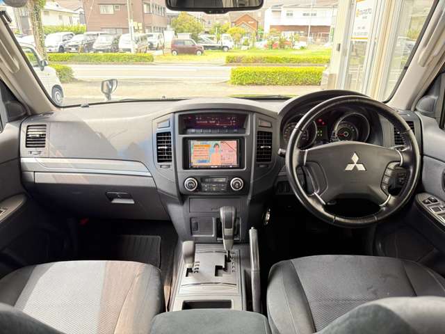 Mitsubishi Pajero 2