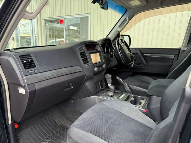 Mitsubishi Pajero 6