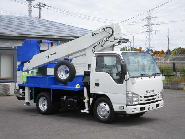 Isuzu Elf 2