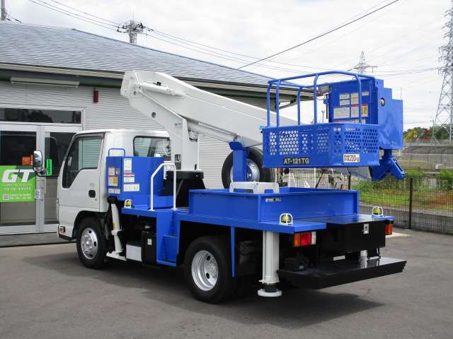 Isuzu Elf 3