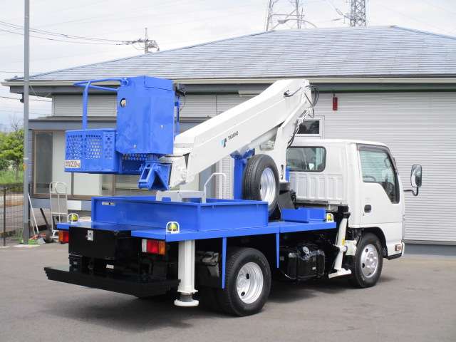 Isuzu Elf 4