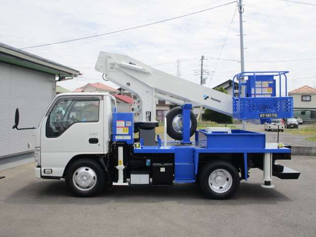 Isuzu Elf 6