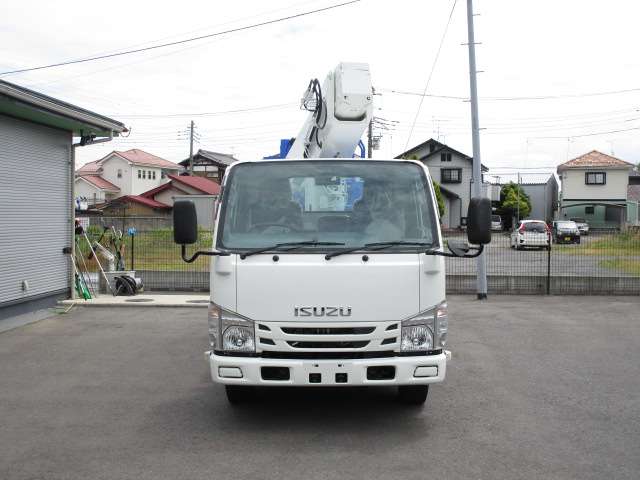Isuzu Elf 7