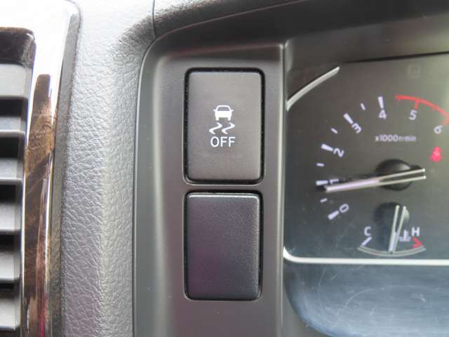 Toyota Hiace Van 11