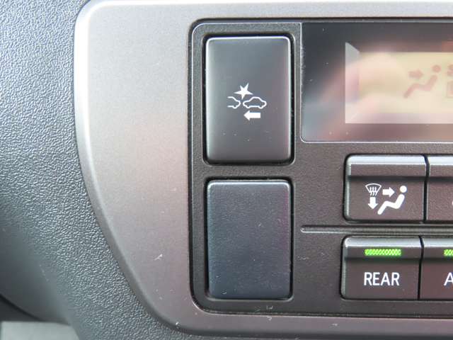 Toyota Hiace Van 12