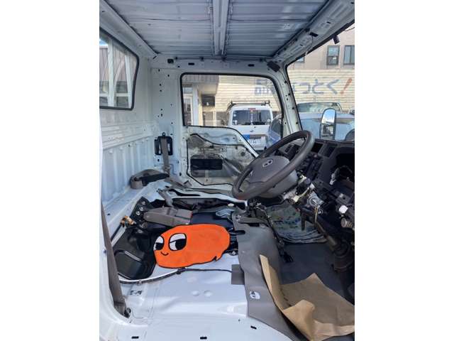 Mazda Titan Dash 6