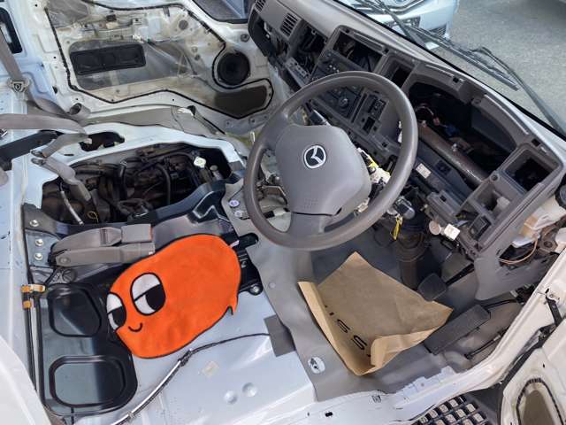 Mazda Titan Dash 8