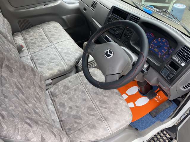 Mazda Titan Dash 9