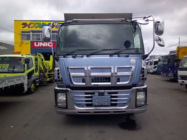 Isuzu Giga 3
