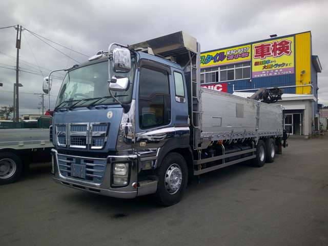 Isuzu Giga 4